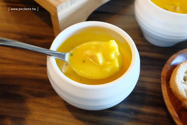 Fonte653 丰鑄鐵鍋料理┃台中南屯美食:低溫烹飪料理手法,呈現出食材最單純的美味,台中少見的鑄鐵鍋料理,很優質的環境和餐點,下午茶6/17起上市 @飛天璇的口袋