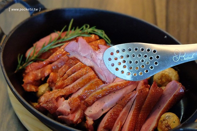 Fonte653 丰鑄鐵鍋料理┃台中南屯美食:低溫烹飪料理手法,呈現出食材最單純的美味,台中少見的鑄鐵鍋料理,很優質的環境和餐點,下午茶6/17起上市 @飛天璇的口袋