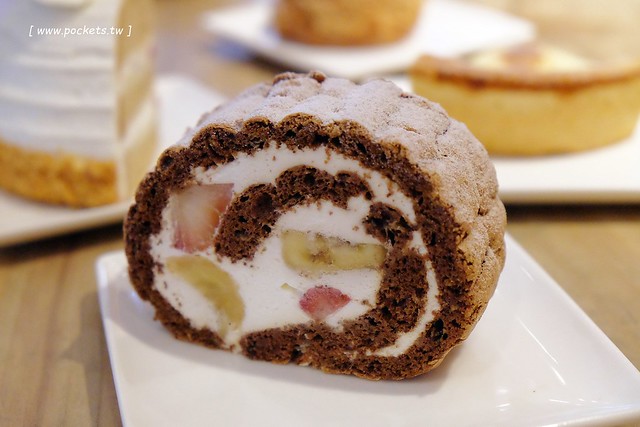 彼內朵法式蛋糕店.Patissier Pinede|來自日本名古屋的甜點店,近SOGO百貨捷運忠孝復興站,1974烤起司蛋糕是招牌甜點 @飛天璇的口袋