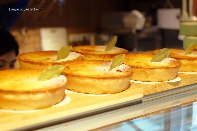 彼內朵法式蛋糕店.Patissier Pinede|來自日本名古屋的甜點店,近SOGO百貨捷運忠孝復興站,1974烤起司蛋糕是招牌甜點 @飛天璇的口袋