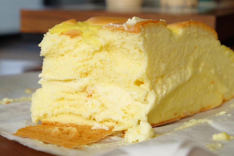 彰化美食|蓁古早味現烤蛋糕,還沒出爐就排隊的古早味蛋糕,彰化在地人的人氣下午茶 @飛天璇的口袋