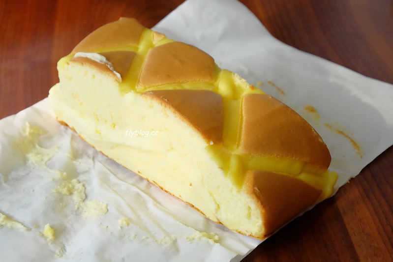 彰化美食|蓁古早味現烤蛋糕,還沒出爐就排隊的古早味蛋糕,彰化在地人的人氣下午茶 @飛天璇的口袋