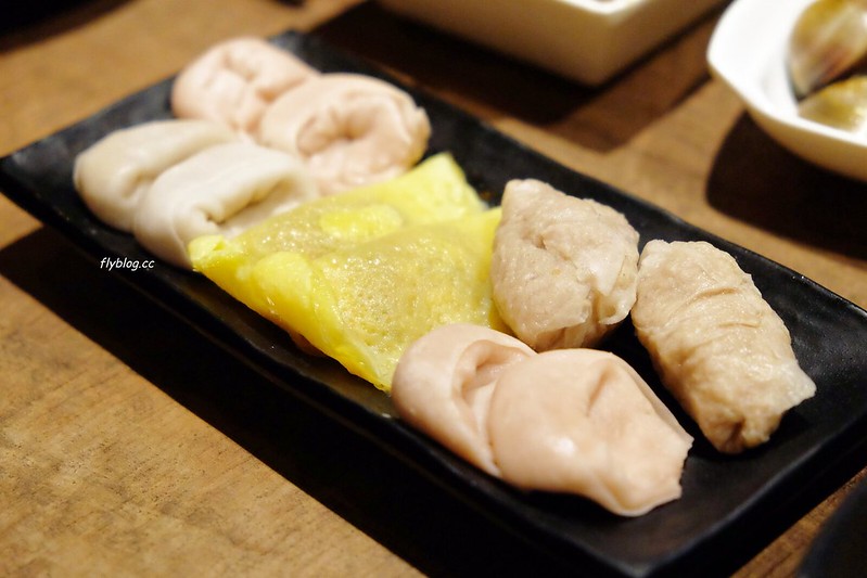 祥富水產沙茶火鍋超市┃台中北區:一個人$30元火鍋湯底,自已到超市買食材煮火鍋,享受在家煮火鍋的概念,中友百貨地下三樓 @飛天璇的口袋