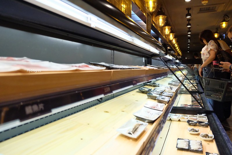 祥富水產沙茶火鍋超市┃台中北區:一個人$30元火鍋湯底,自已到超市買食材煮火鍋,享受在家煮火鍋的概念,中友百貨地下三樓 @飛天璇的口袋