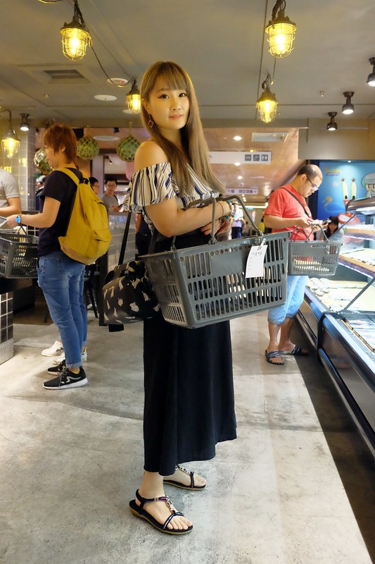 祥富水產沙茶火鍋超市┃台中北區:一個人$30元火鍋湯底,自已到超市買食材煮火鍋,享受在家煮火鍋的概念,中友百貨地下三樓 @飛天璇的口袋