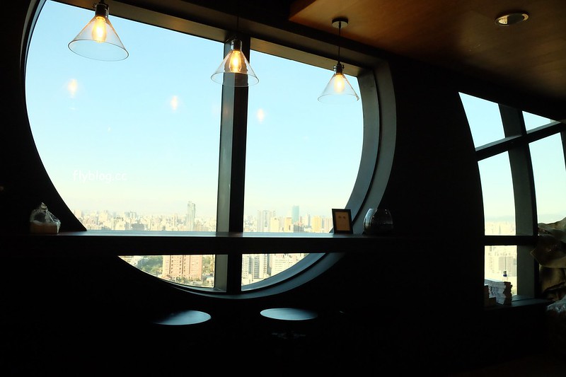 台中南區|咖啡任務.Coffee Task:台中市最高的咖啡館,隱身於辦公大樓36樓,居高臨下眺望台中市美景 @飛天璇的口袋