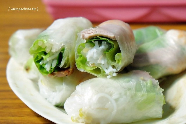 台中南屯|娟越南小吃.南屯市場內的越南料理店,每天都有不同的越南限定 @飛天璇的口袋