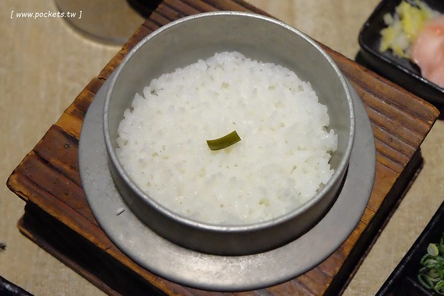 老乾杯。台中市政店:品嚐頂級美味的和牛料理,燈光美、氣氛佳、服務也好,商業午餐價格比較經濟實惠 @飛天璇的口袋