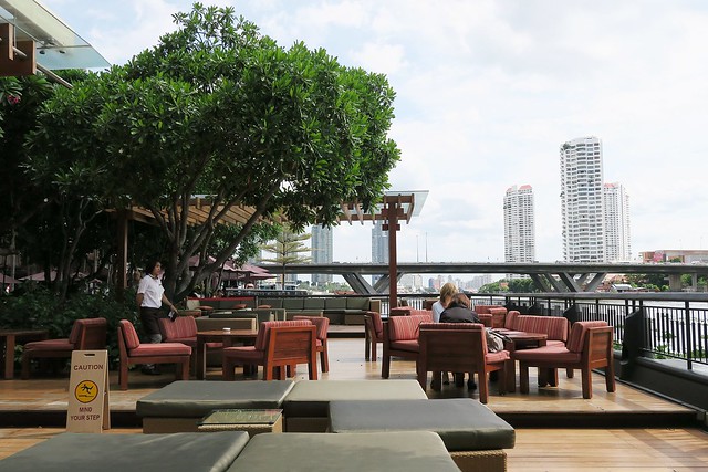 泰國曼谷|曼谷自由行Day1|香格里拉飯店→曼谷市區觀光→皇后藝廊→嘟嘟車→玉佛寺(大皇宮)→Supatra河濱餐廳→歡迎晚宴 @飛天璇的口袋