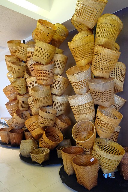 泰國曼谷|曼谷自由行Day1|香格里拉飯店→曼谷市區觀光→皇后藝廊→嘟嘟車→玉佛寺(大皇宮)→Supatra河濱餐廳→歡迎晚宴 @飛天璇的口袋