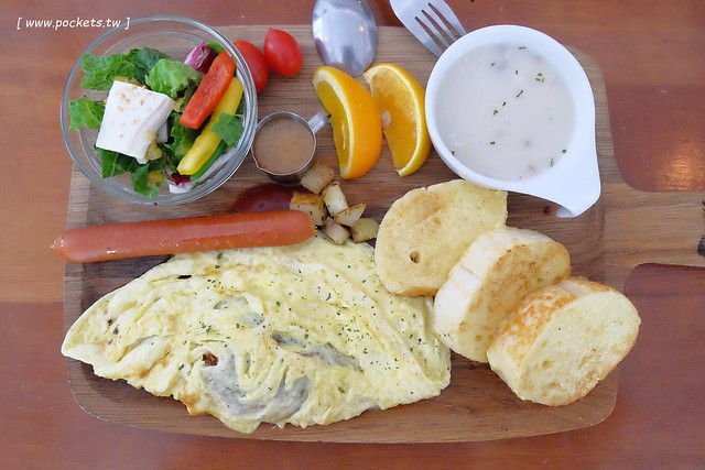 斑馬散步咖啡:老宅改建咖啡館,漂亮白色建築,擁有寬敞庭院,環境漂亮好拍照 @飛天璇的口袋