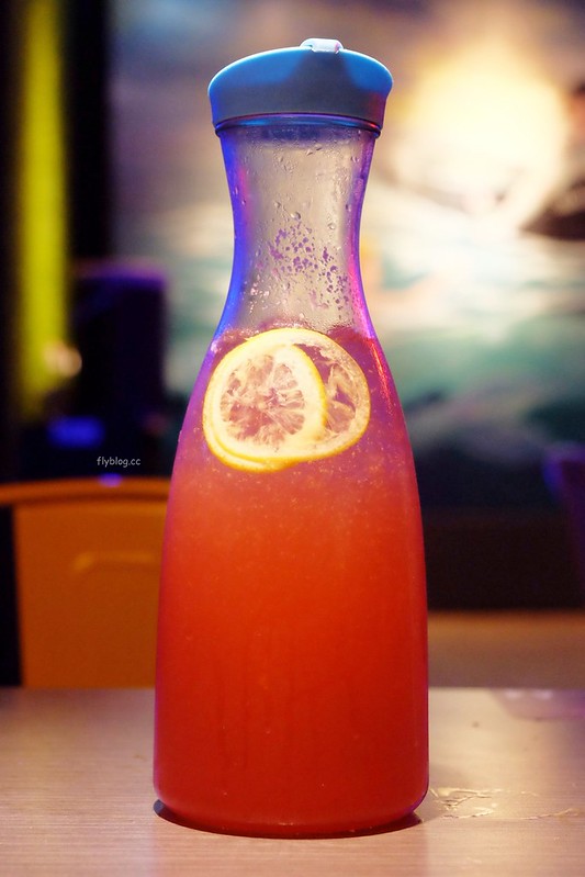 水貨炭火烤魚┃台中西區:超霸氣的澳洲小龍蝦,堆滿滿如小山的蛤蠣鍋,烤魚原來有這麼多創意吃法 @飛天璇的口袋