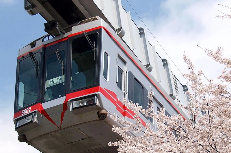 【日本神奈川】江南單軌電車!鎌倉~湘南江之島站-大船站”湘南單軌電車”初體驗,日本唯二懸掛式單軌電車 @飛天璇的口袋