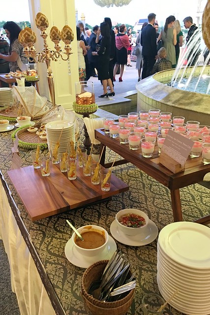 泰國曼谷|曼谷自由行Day1|香格里拉飯店→曼谷市區觀光→皇后藝廊→嘟嘟車→玉佛寺(大皇宮)→Supatra河濱餐廳→歡迎晚宴 @飛天璇的口袋