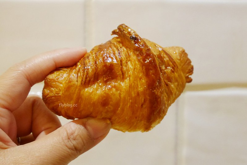 Mini One可頌專賣店|秤重賣的迷你可頌好好吃,還有紅豆麻糬麵包和窯烤起士蛋糕,新光三越下午茶小甜點 @飛天璇的口袋