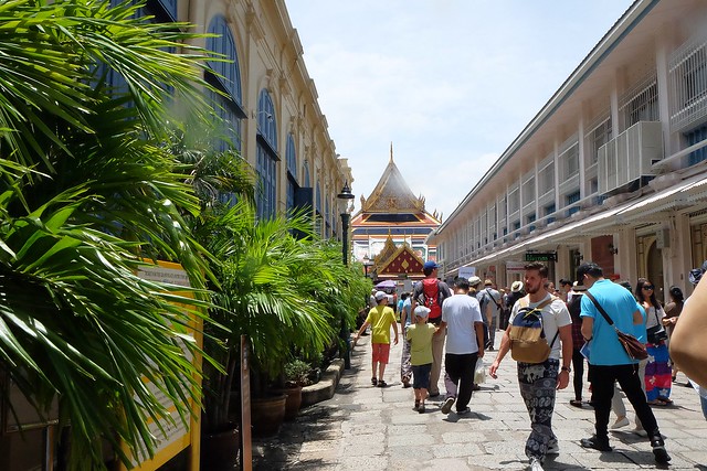 泰國曼谷|曼谷自由行Day1|香格里拉飯店→曼谷市區觀光→皇后藝廊→嘟嘟車→玉佛寺(大皇宮)→Supatra河濱餐廳→歡迎晚宴 @飛天璇的口袋