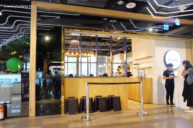 Jamling Cafe┃台中西區美食:來自東京的超人氣鬆餅店,進駐金典綠園道一樓,鬆餅輕柔綿密好吃,跟在日本吃到的一樣 @飛天璇的口袋