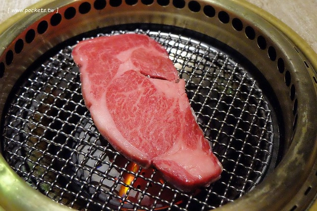 老乾杯。台中市政店:品嚐頂級美味的和牛料理,燈光美、氣氛佳、服務也好,商業午餐價格比較經濟實惠 @飛天璇的口袋