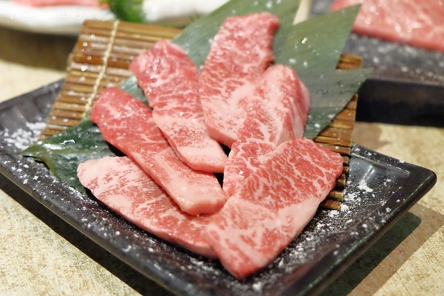 老乾杯。台中市政店:品嚐頂級美味的和牛料理,燈光美、氣氛佳、服務也好,商業午餐價格比較經濟實惠 @飛天璇的口袋