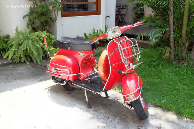 斑馬散步咖啡:老宅改建咖啡館,漂亮白色建築,擁有寬敞庭院,環境漂亮好拍照 @飛天璇的口袋