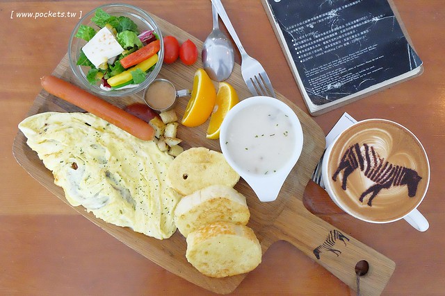 斑馬散步咖啡:老宅改建咖啡館,漂亮白色建築,擁有寬敞庭院,環境漂亮好拍照 @飛天璇的口袋