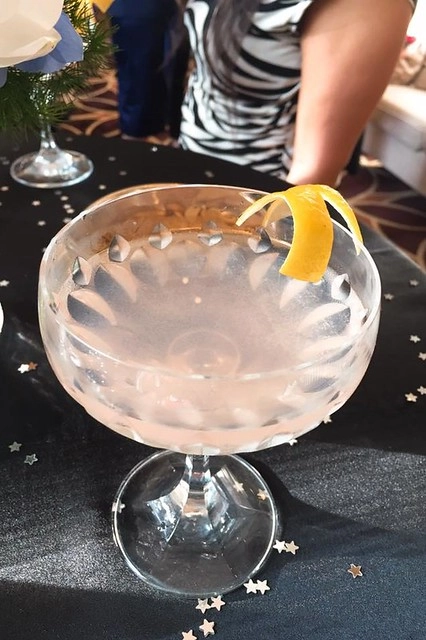 泰國曼谷|曼谷自由行Day1|香格里拉飯店→曼谷市區觀光→皇后藝廊→嘟嘟車→玉佛寺(大皇宮)→Supatra河濱餐廳→歡迎晚宴 @飛天璇的口袋