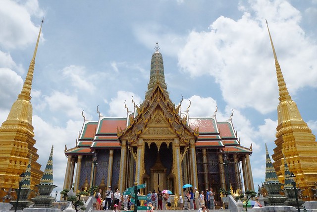 泰國曼谷|曼谷自由行Day1|香格里拉飯店→曼谷市區觀光→皇后藝廊→嘟嘟車→玉佛寺(大皇宮)→Supatra河濱餐廳→歡迎晚宴 @飛天璇的口袋