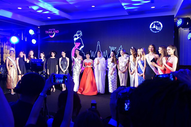 泰國曼谷|曼谷自由行Day1|香格里拉飯店→曼谷市區觀光→皇后藝廊→嘟嘟車→玉佛寺(大皇宮)→Supatra河濱餐廳→歡迎晚宴 @飛天璇的口袋