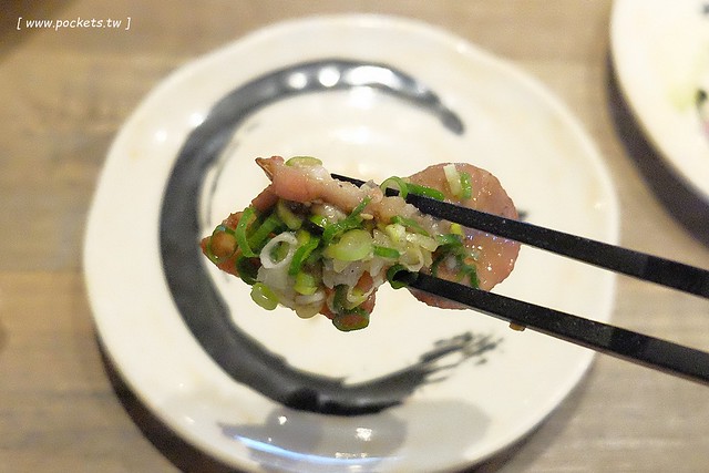 乾杯.中友店┃台中北區美食:輕鬆活潑的用餐氛圍,嘴對嘴親親10秒送五花肉 @飛天璇的口袋