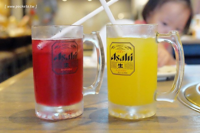 乾杯.中友店┃台中北區美食:輕鬆活潑的用餐氛圍,嘴對嘴親親10秒送五花肉 @飛天璇的口袋