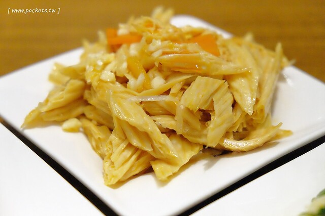 城裡城外巫山烤魚┃台中西區美食:現點現烤活魚料理,台中第一間巫山烤魚,老闆是正宗大陸人,消費打卡送一壺涼茶 @飛天璇的口袋