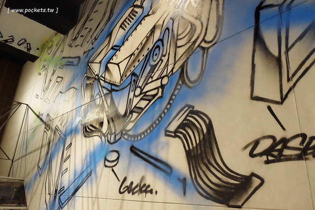 城裡城外巫山烤魚┃台中西區美食:現點現烤活魚料理,台中第一間巫山烤魚,老闆是正宗大陸人,消費打卡送一壺涼茶 @飛天璇的口袋