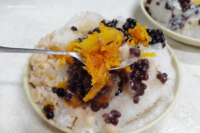 來來冰果店|水湳市場內營業近30個年頭的老字號冰菓店,料多又實在價格也便宜 @飛天璇的口袋