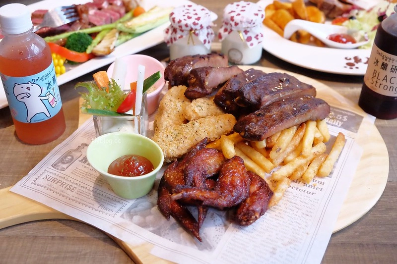 黛麗佐手義式餐廳┃台中后里:日本超夯「反應過激的貓」line貼圖期間限定,餐點表現不俗環境也很好拍,麗寶Outlet Mall美食餐廳推薦 @飛天璇的口袋