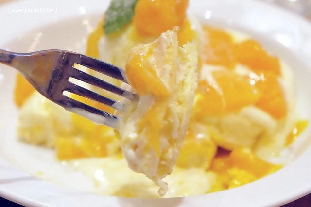 Jamling Cafe┃台中西區美食:來自東京的超人氣鬆餅店,進駐金典綠園道一樓,鬆餅輕柔綿密好吃,跟在日本吃到的一樣 @飛天璇的口袋