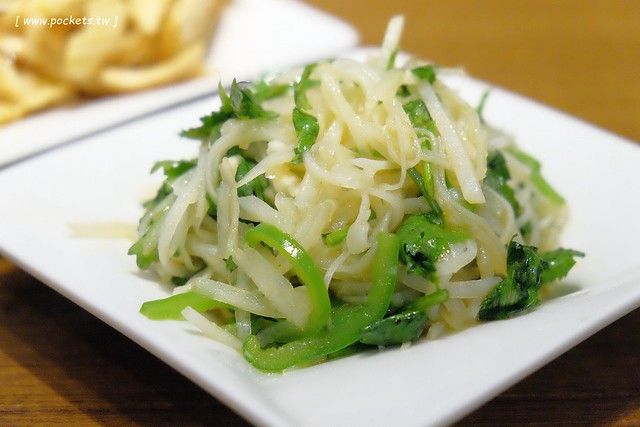 城裡城外巫山烤魚┃台中西區美食:現點現烤活魚料理,台中第一間巫山烤魚,老闆是正宗大陸人,消費打卡送一壺涼茶 @飛天璇的口袋