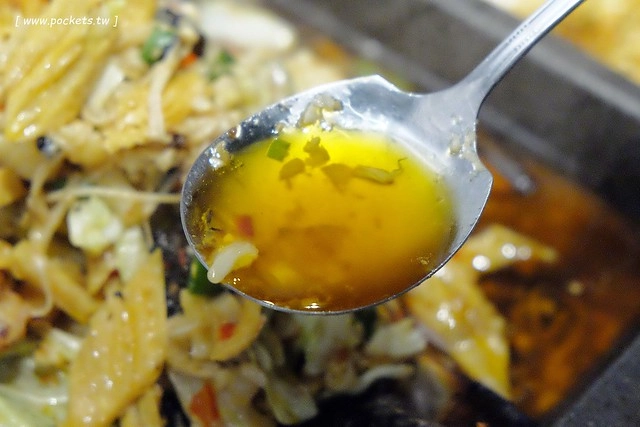 城裡城外巫山烤魚┃台中西區美食:現點現烤活魚料理,台中第一間巫山烤魚,老闆是正宗大陸人,消費打卡送一壺涼茶 @飛天璇的口袋