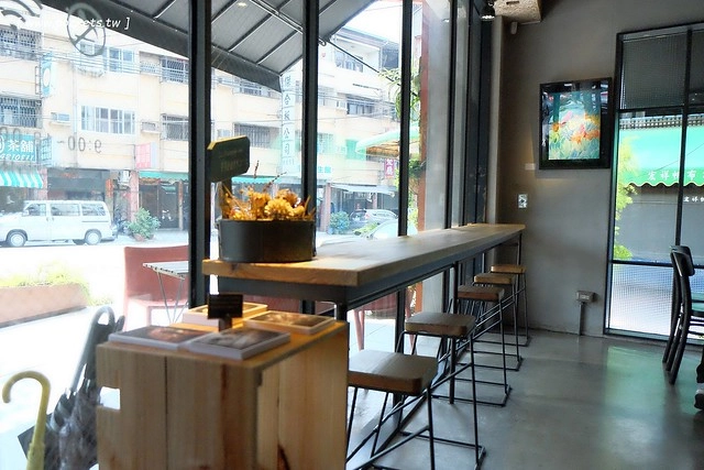 台中北屯|小葛廚房,手作漢堡為主早午餐店,鄰近水湳市場和美國學校 @飛天璇的口袋