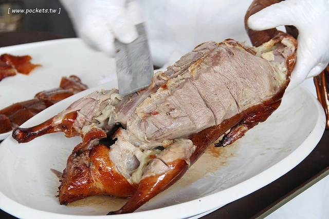 台中南屯|与玥樓粵菜點心餐廳,台中米其林推介粵菜餐廳,座落於落松羽間的漂亮建築 @飛天璇的口袋