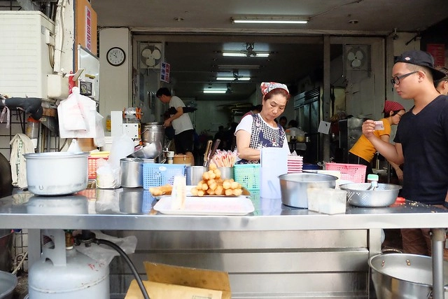 台中中區|謝氏早點專賣店.台中傳承60年的早餐店,香港觀光客最愛的舊城區美食 @飛天璇的口袋