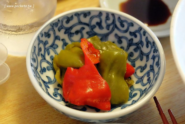 【日本廣島】嗆海 Kuukai(食べログ)~尾道在地人推薦的好吃拉麵,煎餃和汽水也很不錯,吃完還可以逛逛尾道市場 @飛天璇的口袋