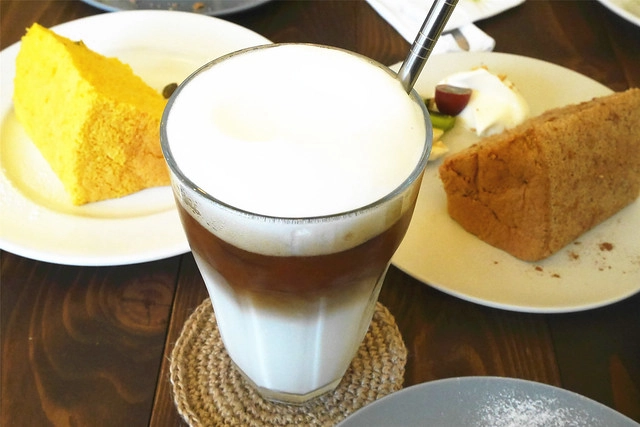 台中南屯|小麥菓子 Komugi.黎明新村老宅甜點店,日本女生和台灣女生合開的戚風蛋糕店 @飛天璇的口袋