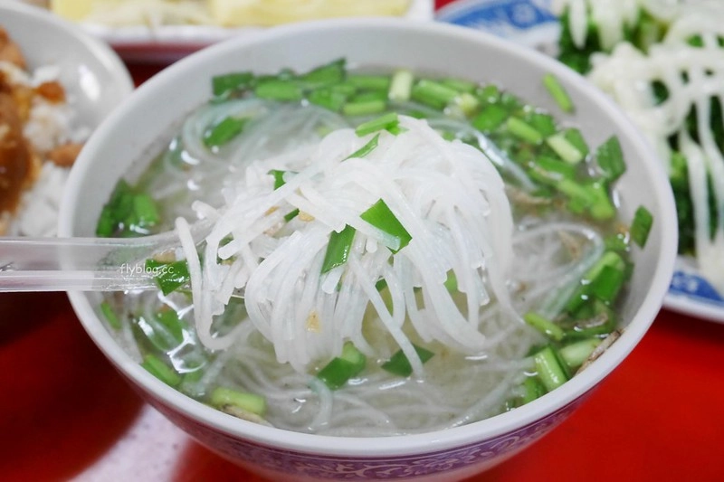 台中南屯|三重埔米粉湯.下午時段不休息,小菜選擇性多 @飛天璇的口袋