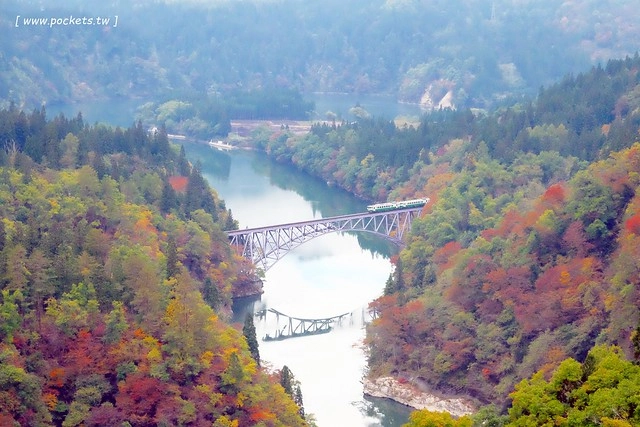 日本福島|只見線.世界上最浪漫的鐵道路線之一,穿梭廣闊浩瀚的奧會津地區,日本紅葉美景鐵道路線第一名 @飛天璇的口袋