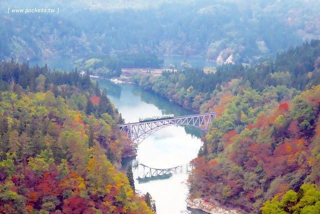 日本福島|只見線.世界上最浪漫的鐵道路線之一,穿梭廣闊浩瀚的奧會津地區,日本紅葉美景鐵道路線第一名 @飛天璇的口袋