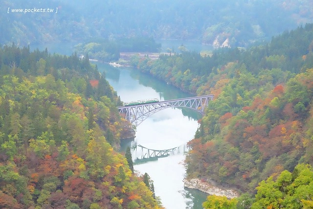 日本福島|只見線.世界上最浪漫的鐵道路線之一,穿梭廣闊浩瀚的奧會津地區,日本紅葉美景鐵道路線第一名 @飛天璇的口袋