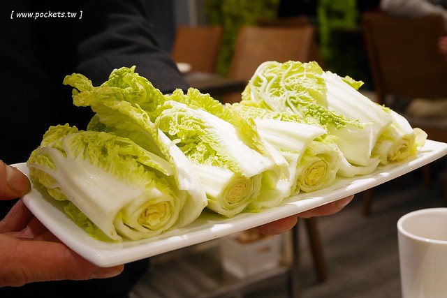 黃記煌三汁燜鍋|標榜不加任何一滴水的乾式火鍋,北京連鎖火鍋名店,進駐台北信義區ATT 4 FUN的4樓 @飛天璇的口袋