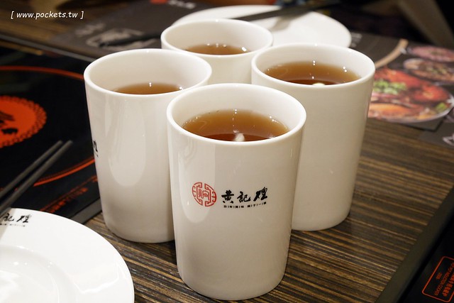 黃記煌三汁燜鍋|標榜不加任何一滴水的乾式火鍋,北京連鎖火鍋名店,進駐台北信義區ATT 4 FUN的4樓 @飛天璇的口袋