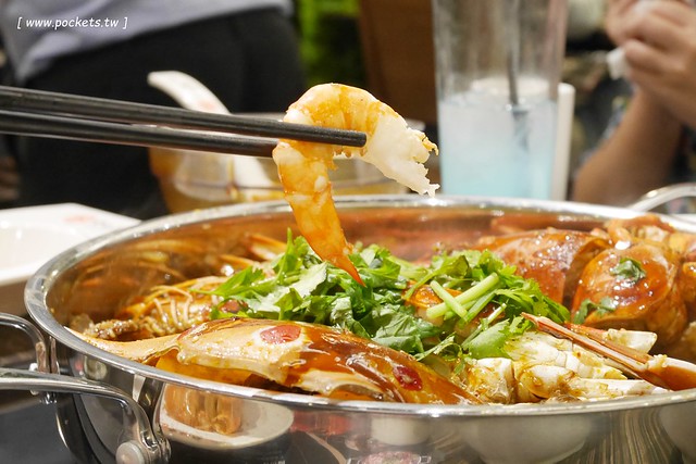 黃記煌三汁燜鍋|標榜不加任何一滴水的乾式火鍋,北京連鎖火鍋名店,進駐台北信義區ATT 4 FUN的4樓 @飛天璇的口袋