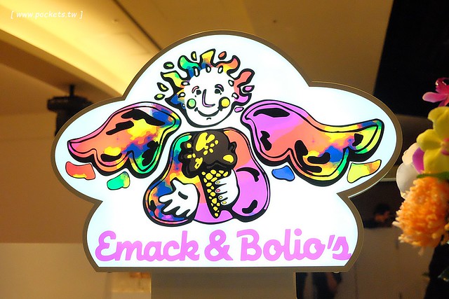 Emack & Bolio’s┃ 台中西屯美食:來自美國波斯頓的堆疊冰淇淋,華麗又濃郁的搖滾風味,一起體驗疊疊樂的樂趣 @飛天璇的口袋